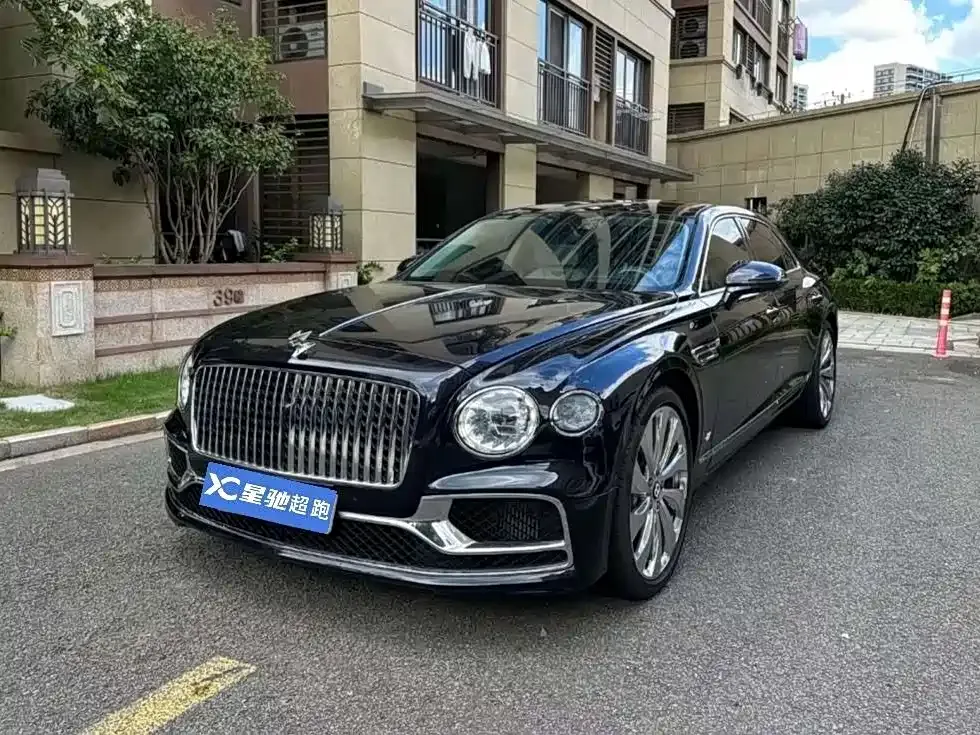 Bentley Flying Spur — фото 10
