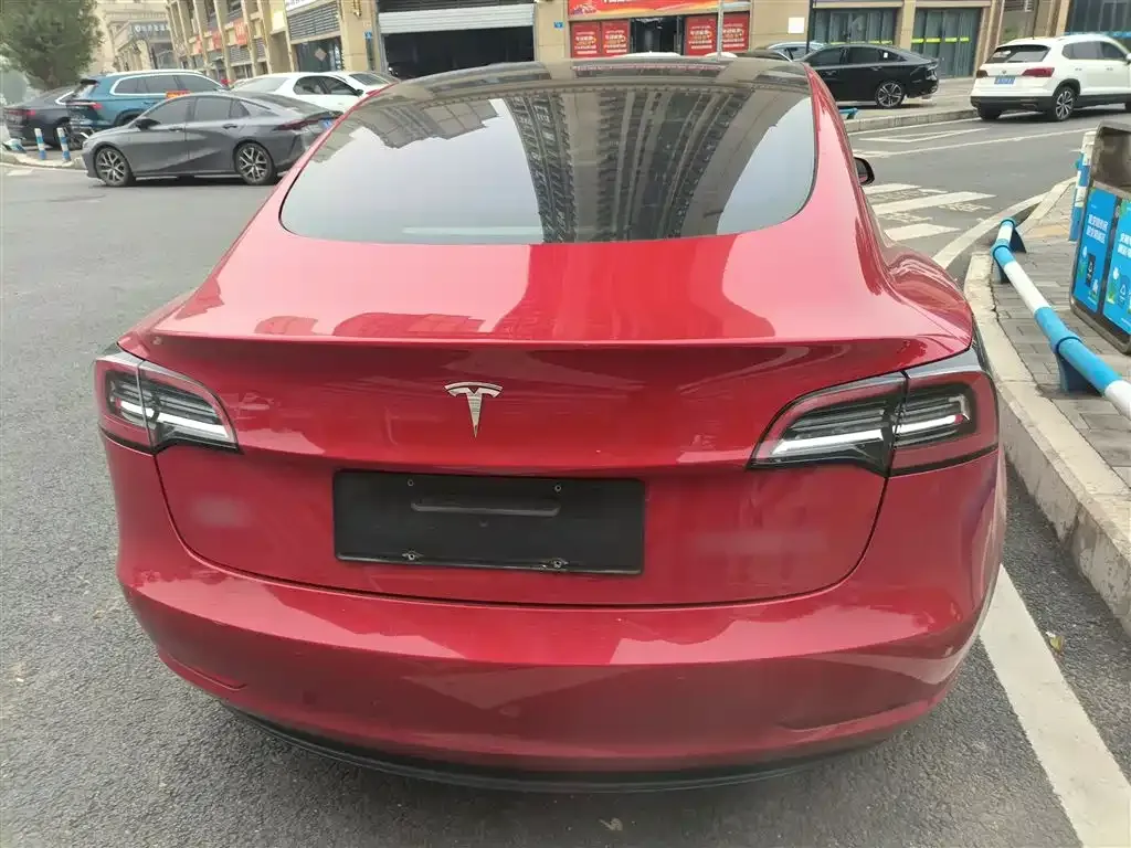 Tesla Model 3 — фото 6