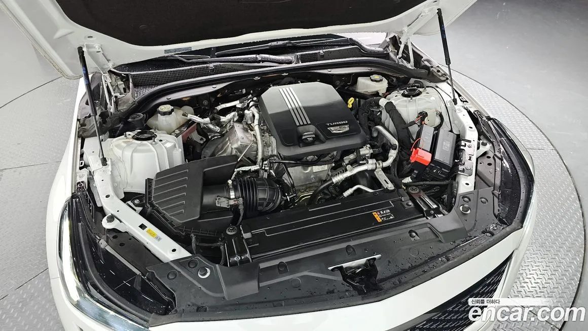 Cadillac CT5 — фото 6