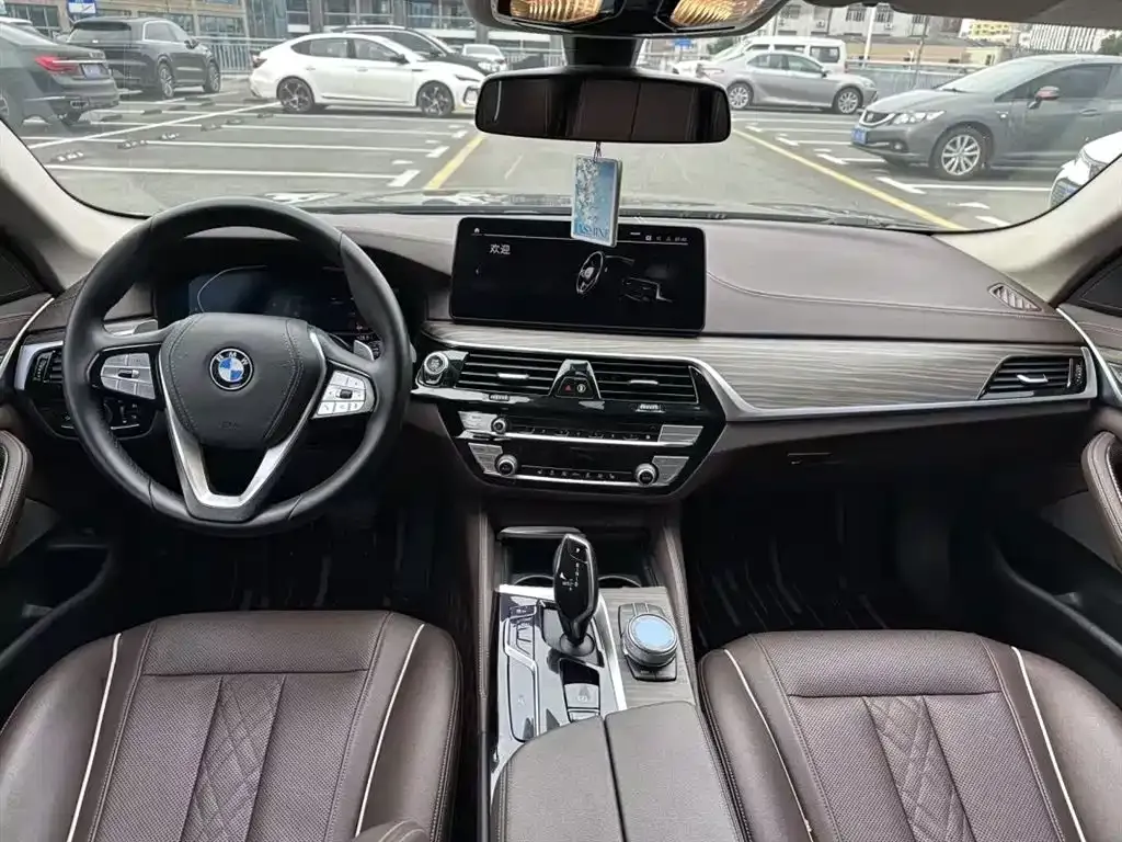 BMW 5 Series — фото 3