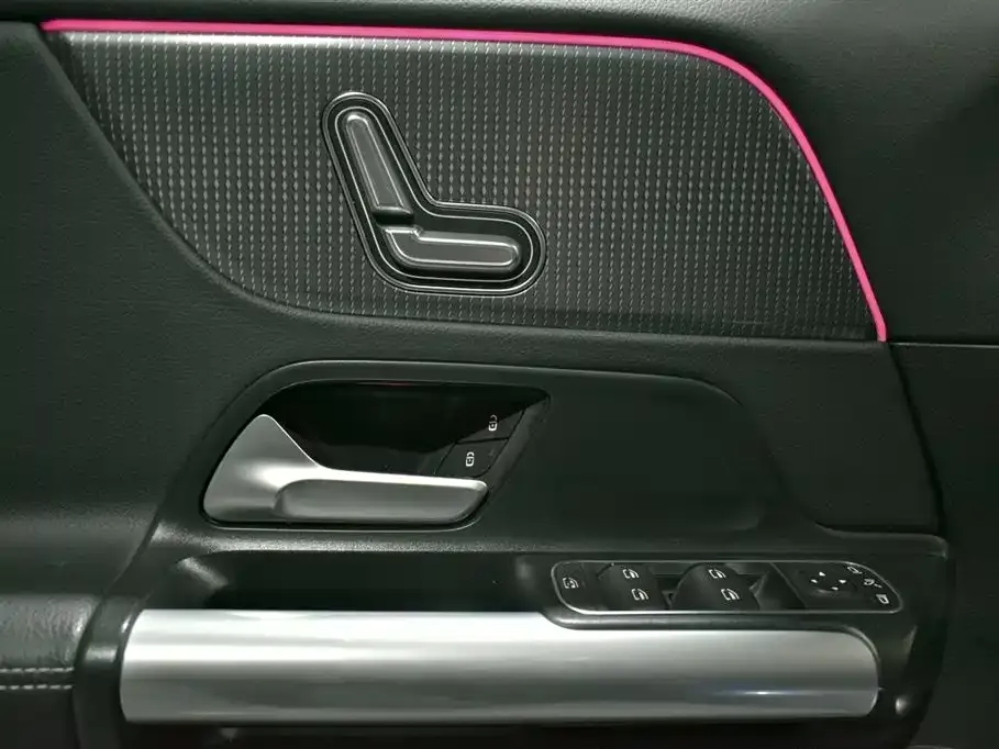 Mercedes-Benz EQA — фото 8
