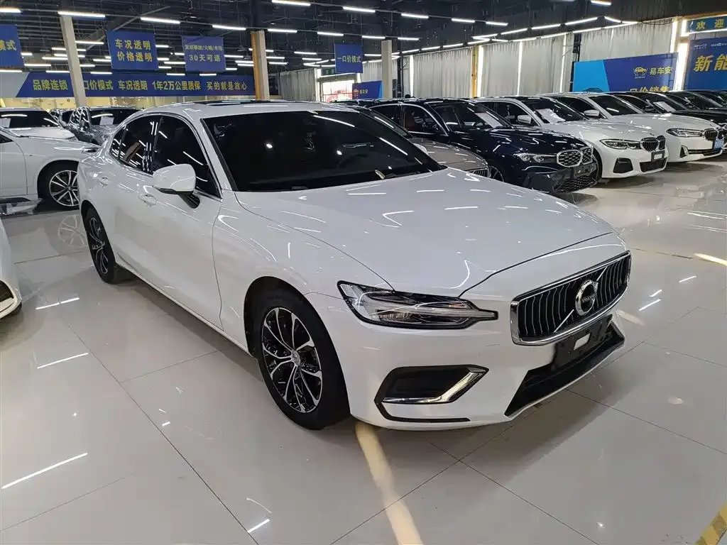 Volvo S60 — фото 10