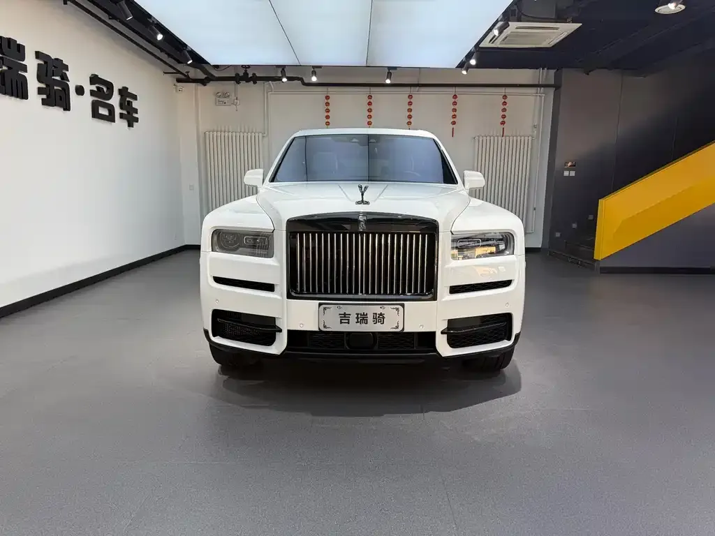 Rolls-Royce Cullinan — фото 9