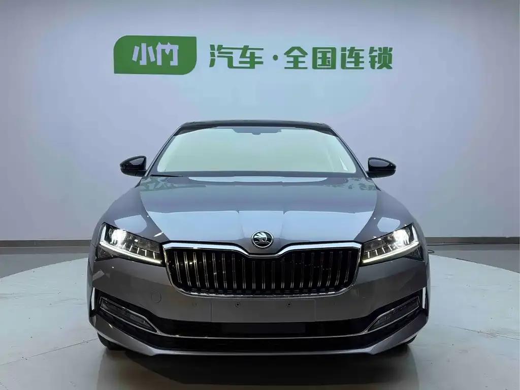 Skoda Superb — фото 2