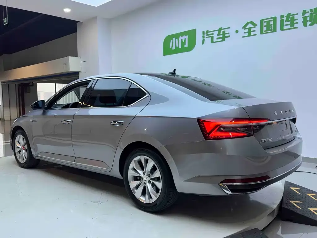 Skoda Superb — фото 4