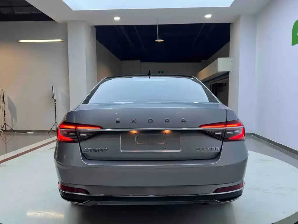 Skoda Superb — фото 5