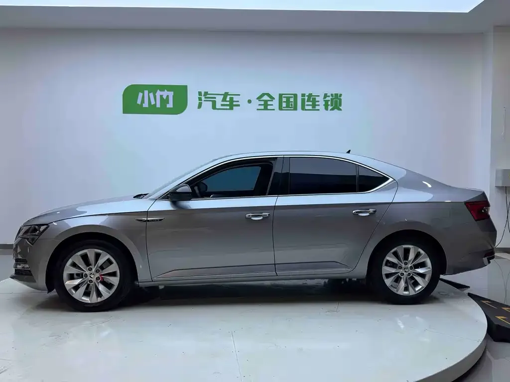 Skoda Superb — фото 7