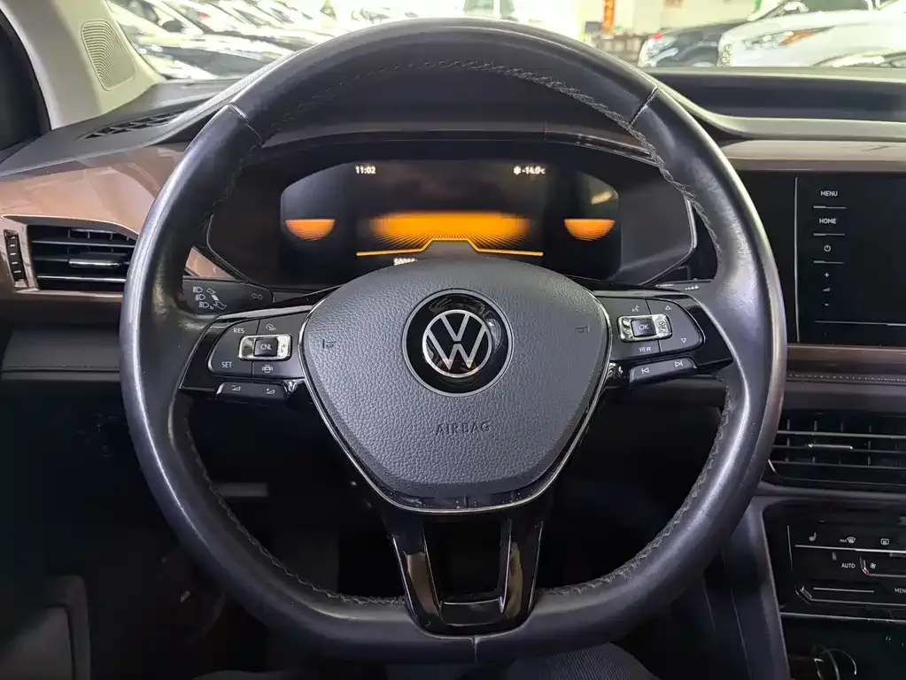 Volkswagen Tharu — фото 3
