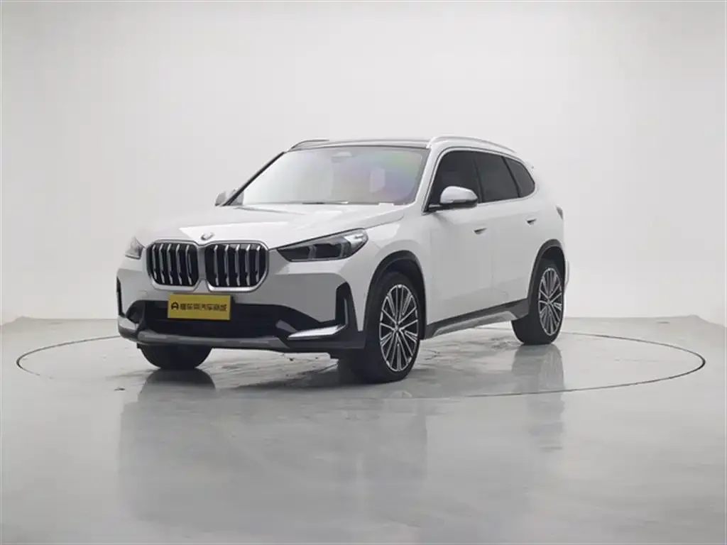 BMW X1 — фото 1