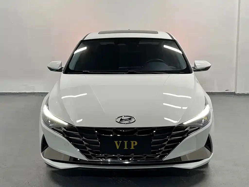 Hyundai Elantra — фото 6