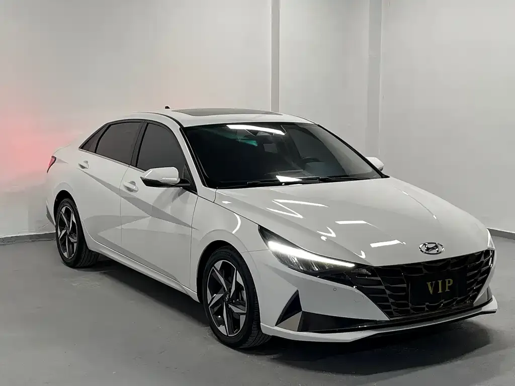 Hyundai Elantra — фото 8