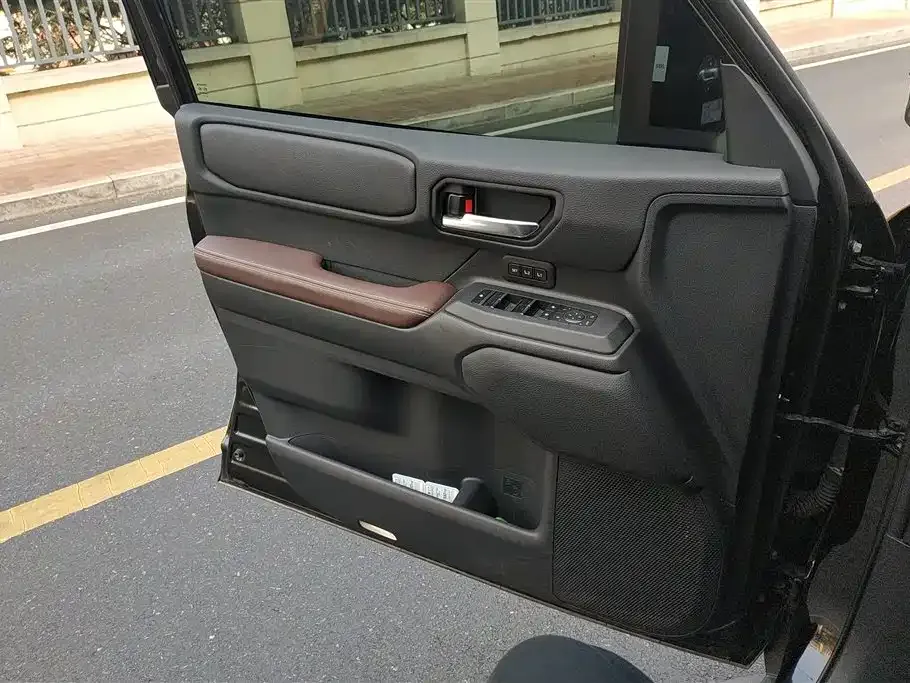 Toyota Prado — фото 3