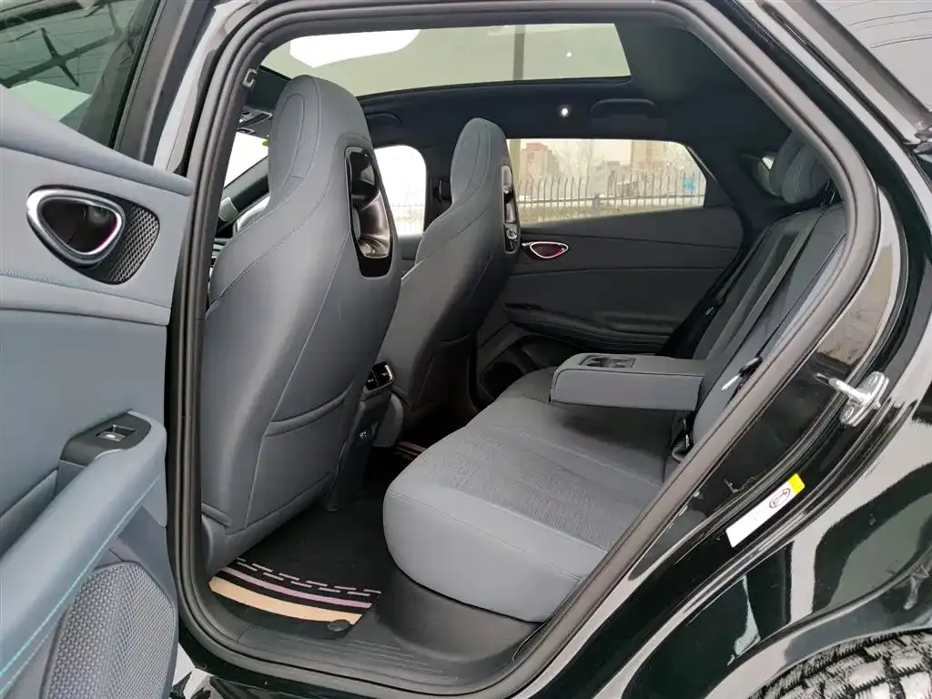 BYD Seal 06GT — фото 9
