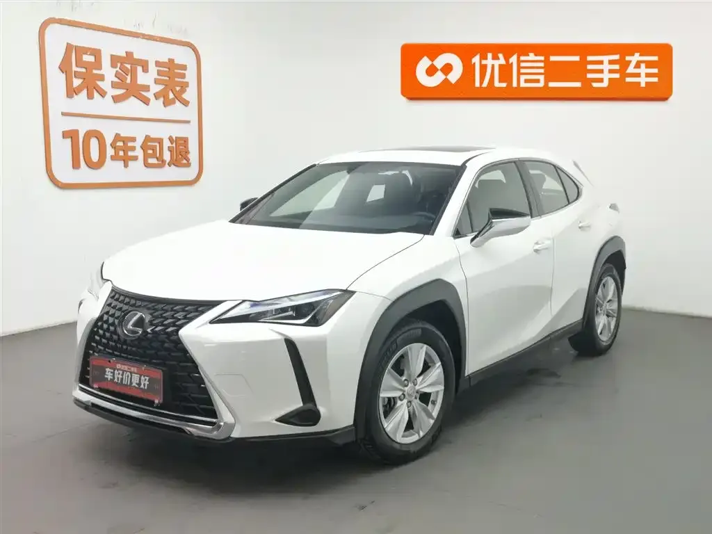 Lexus UX — фото 1