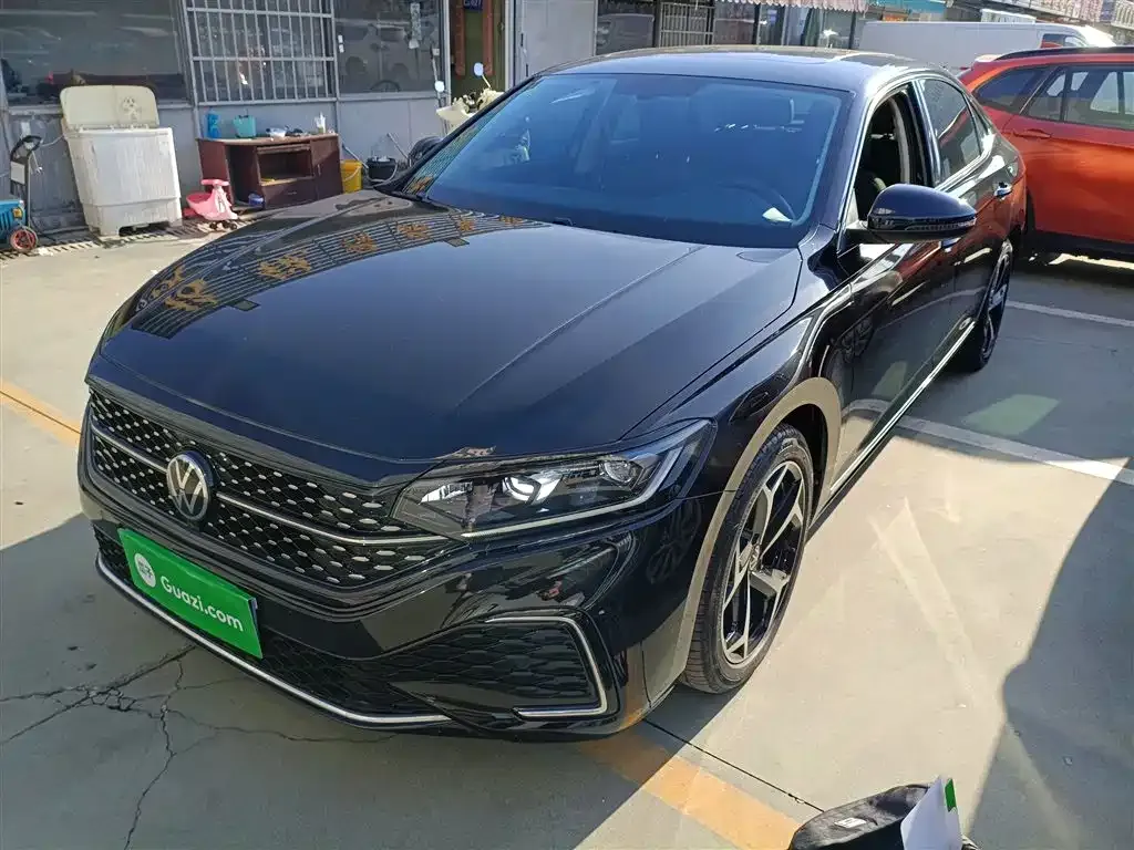 Volkswagen Passat — фото 1