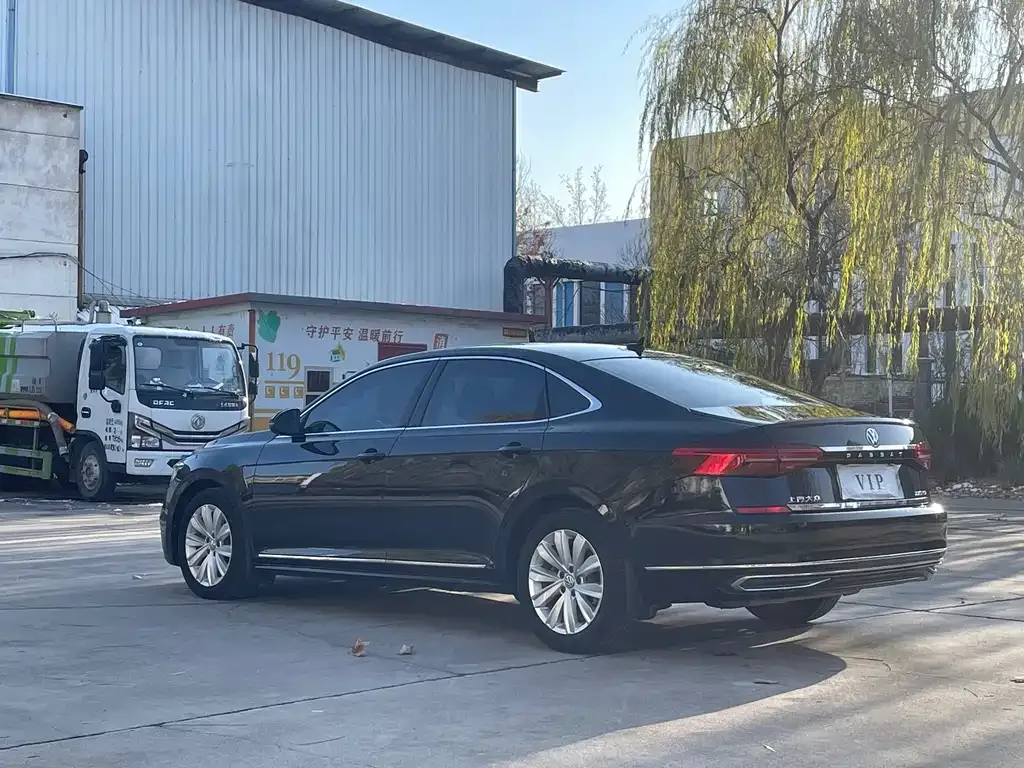 Volkswagen Passat — фото 4