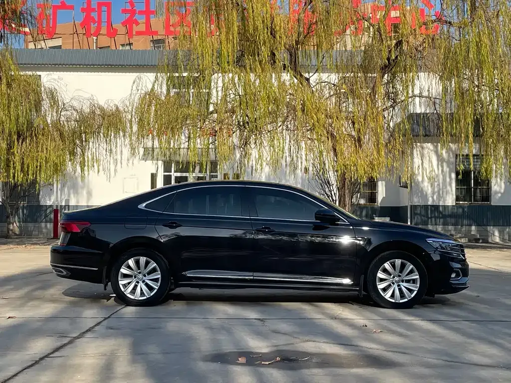 Volkswagen Passat — фото 7