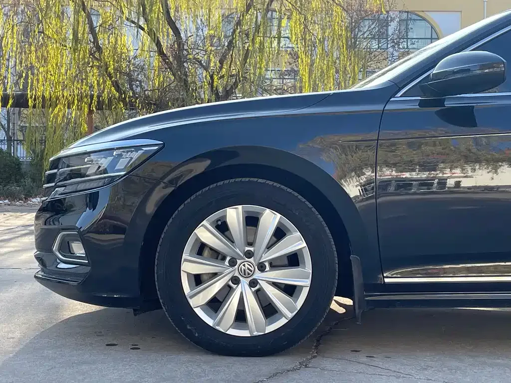 Volkswagen Passat — фото 9