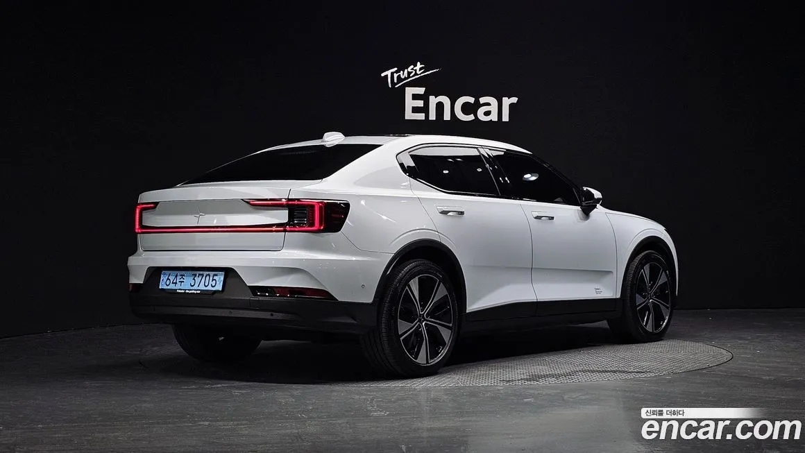 Polestar Polestar 2 — фото 8