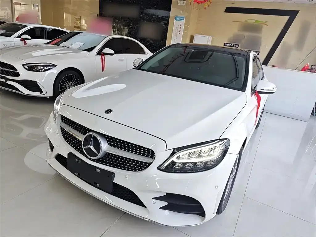 Mercedes-Benz C-Class — фото 1