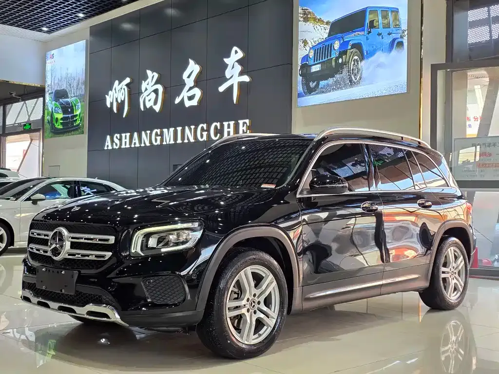 Mercedes-Benz GLB — фото 1