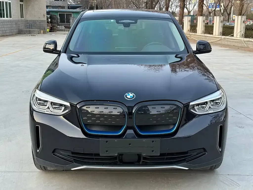 BMW iX3 — фото 2