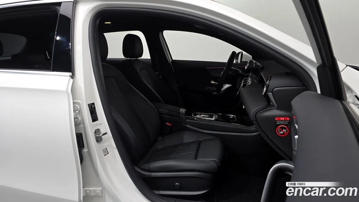 Mercedes-Benz A-Class — фото 10