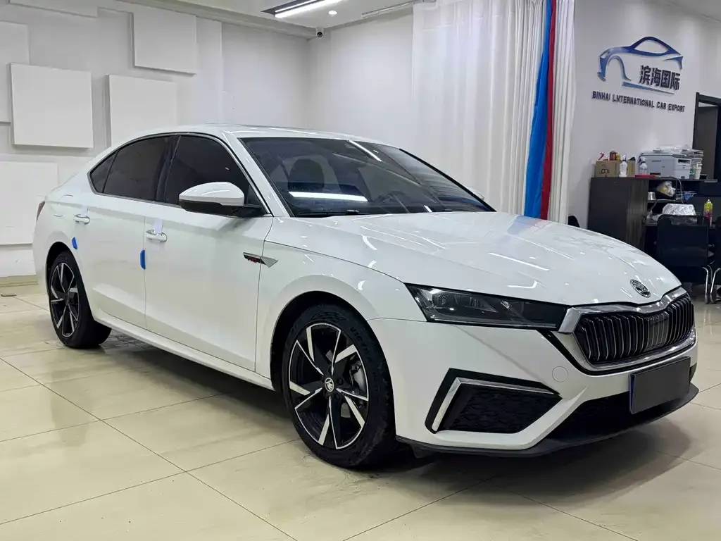 Skoda Octavia — фото 5