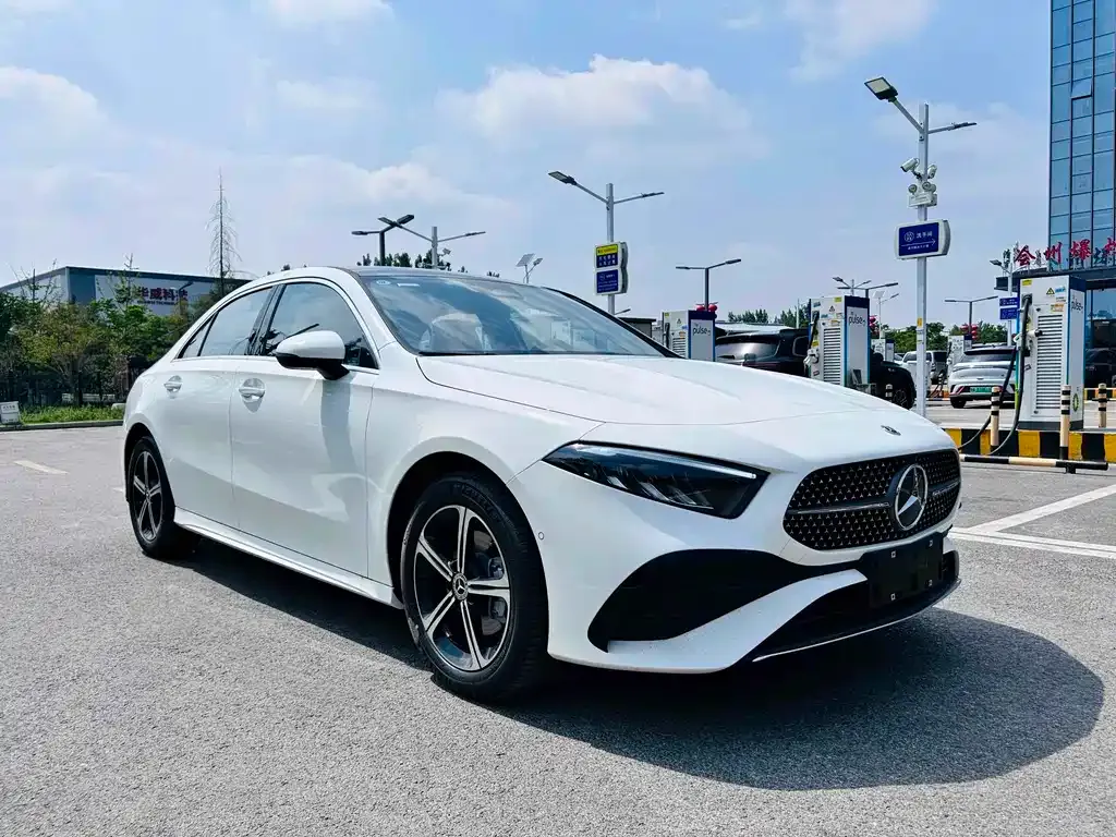 Mercedes-Benz A-Class — фото 4