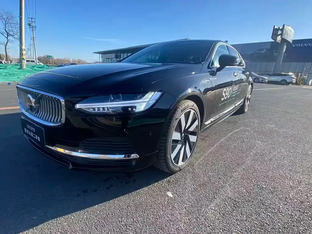 Volvo S90 PHEV — фото 1