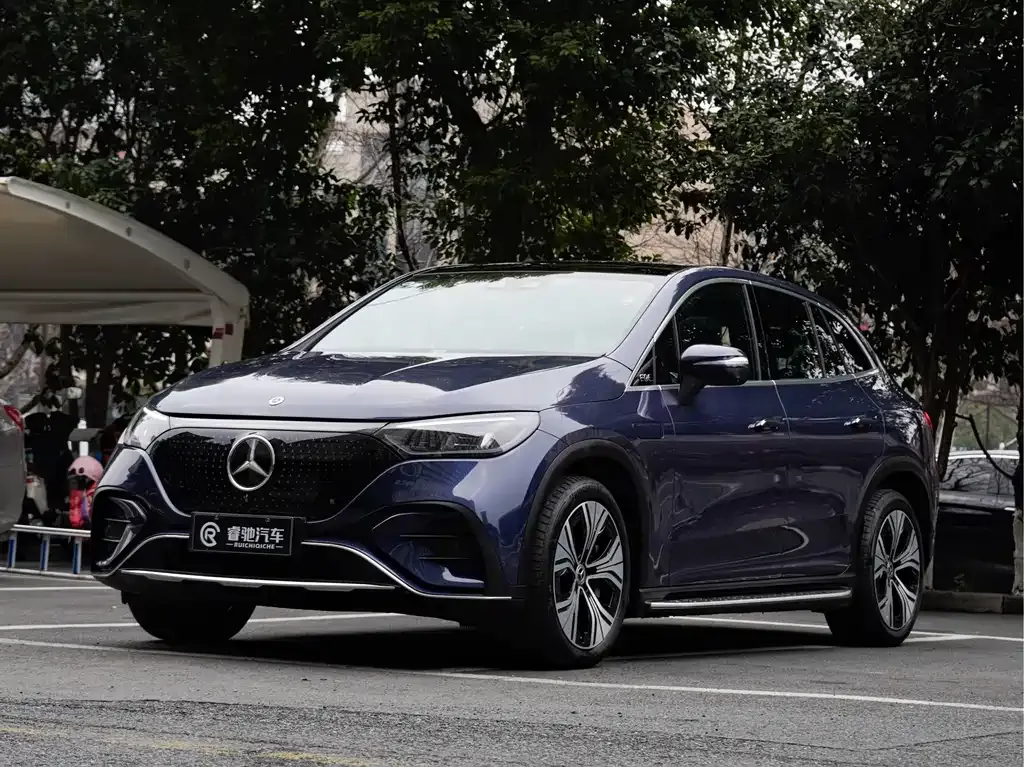 Mercedes-Benz EQE SUV — фото 1