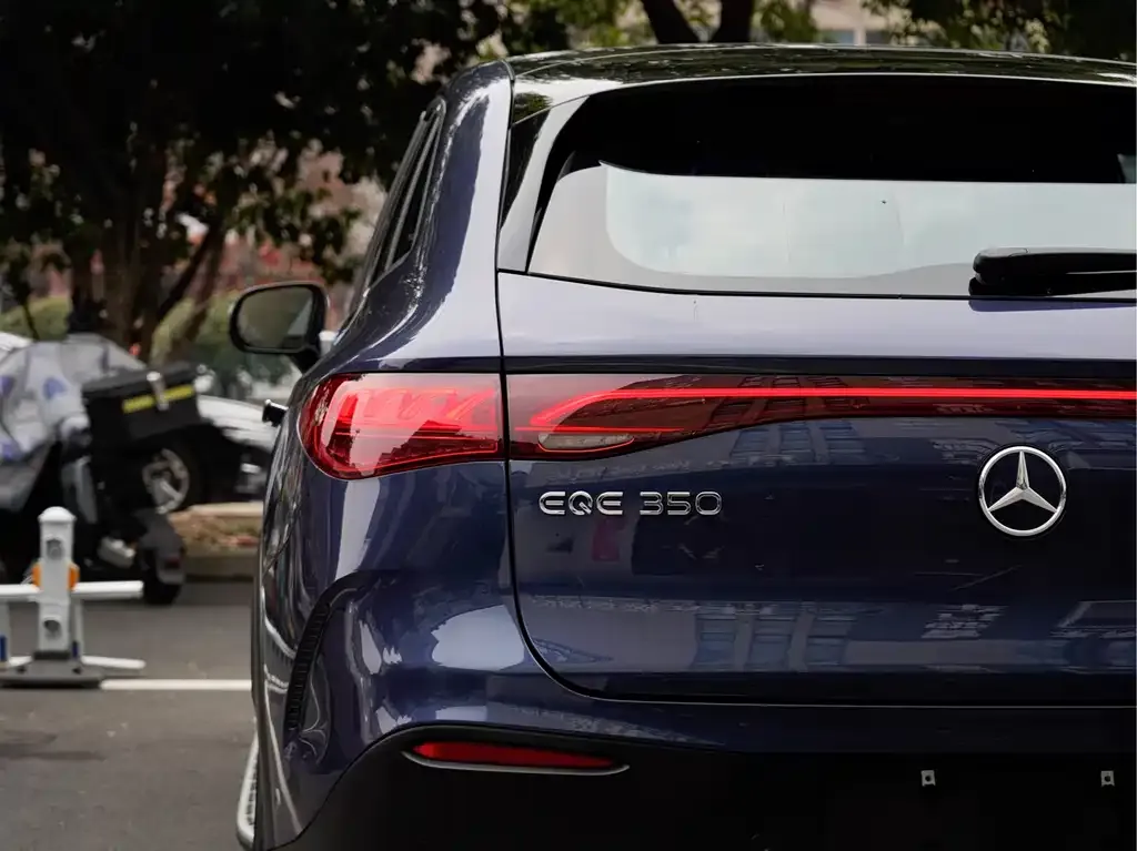 Mercedes-Benz EQE SUV — фото 2