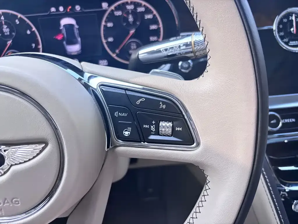 Bentley Flying Spur — фото 9