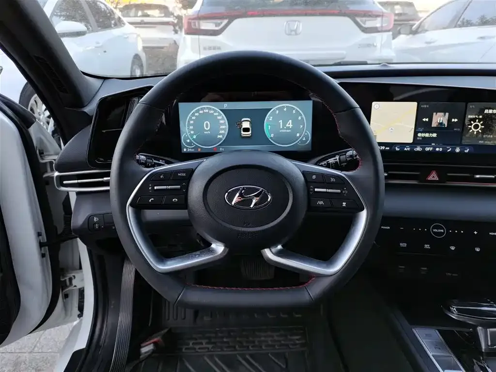 Hyundai Elantra — фото 9