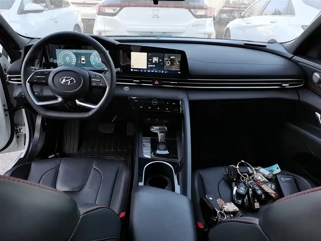 Hyundai Elantra — фото 8