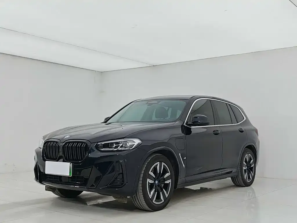 BMW iX3 — фото 1