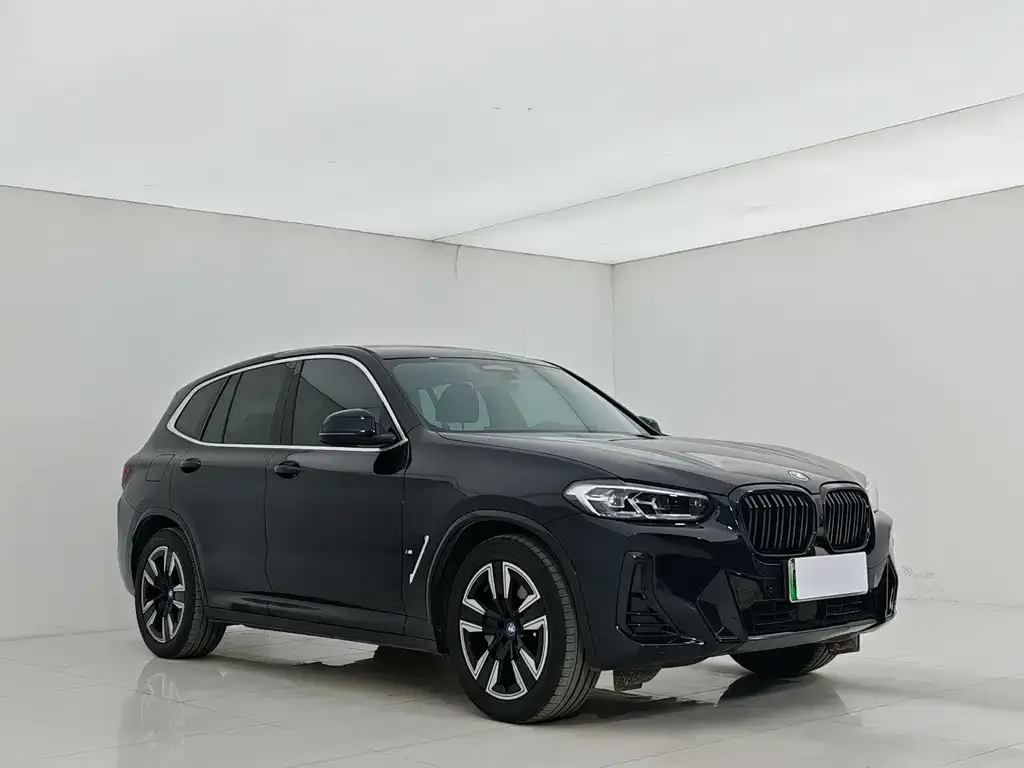 BMW iX3 — фото 6