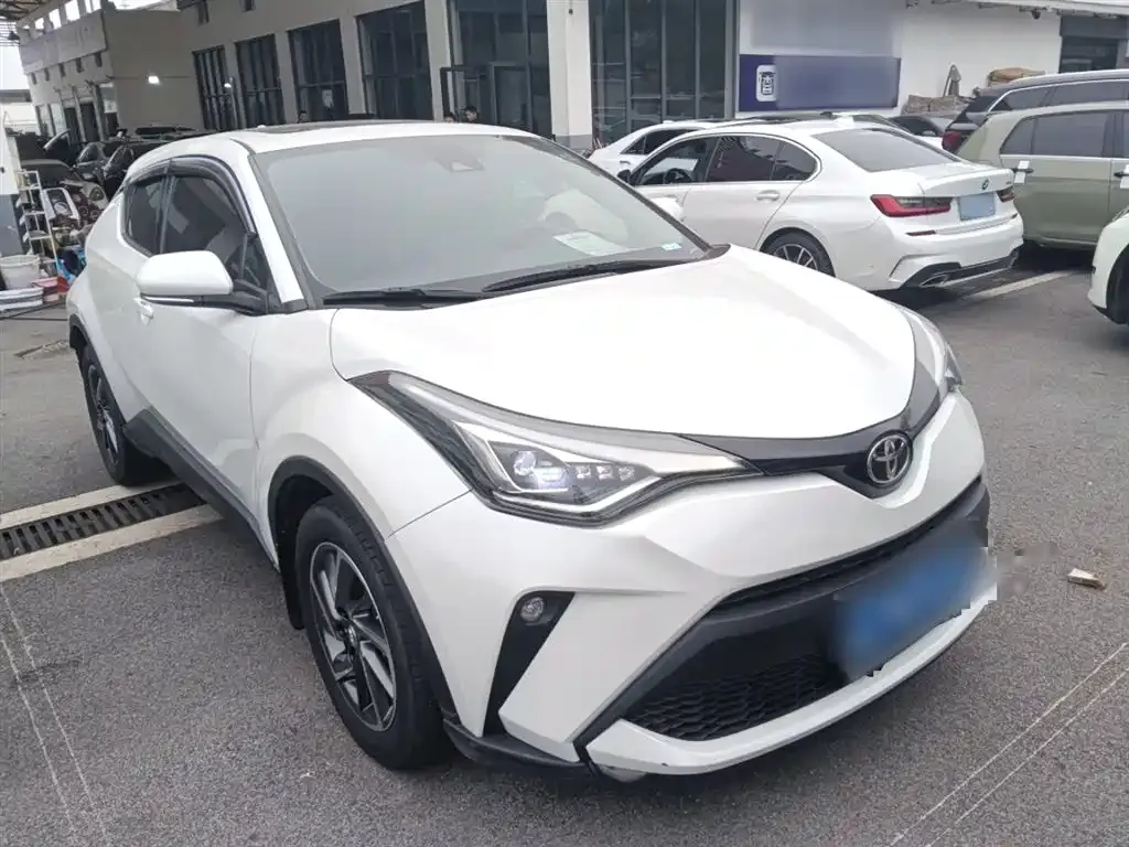 Toyota C-HR — фото 9