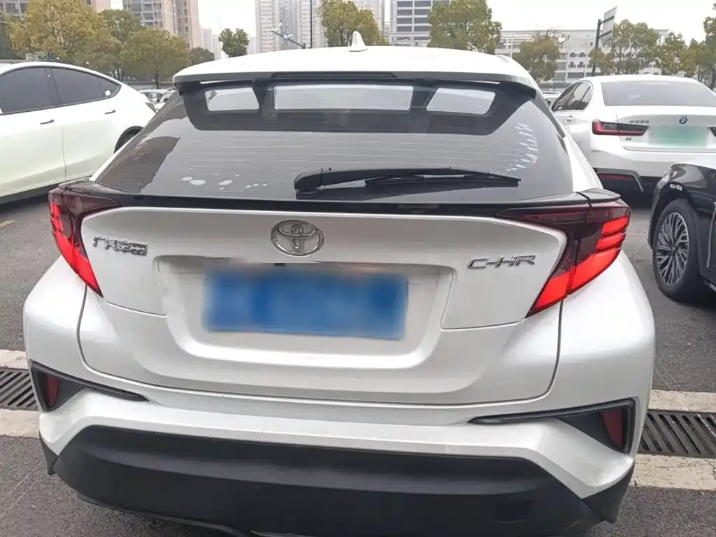 Toyota C-HR — фото 4
