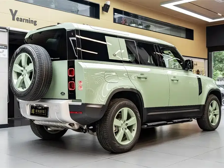 Land Rover Defender — фото 9