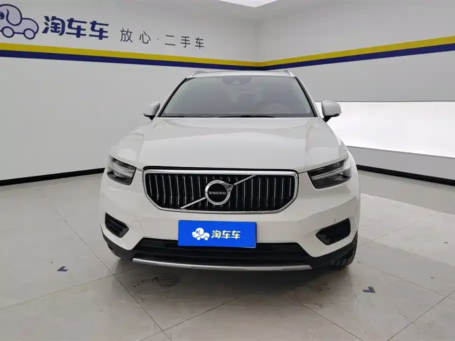 Volvo XC40 — фото 2