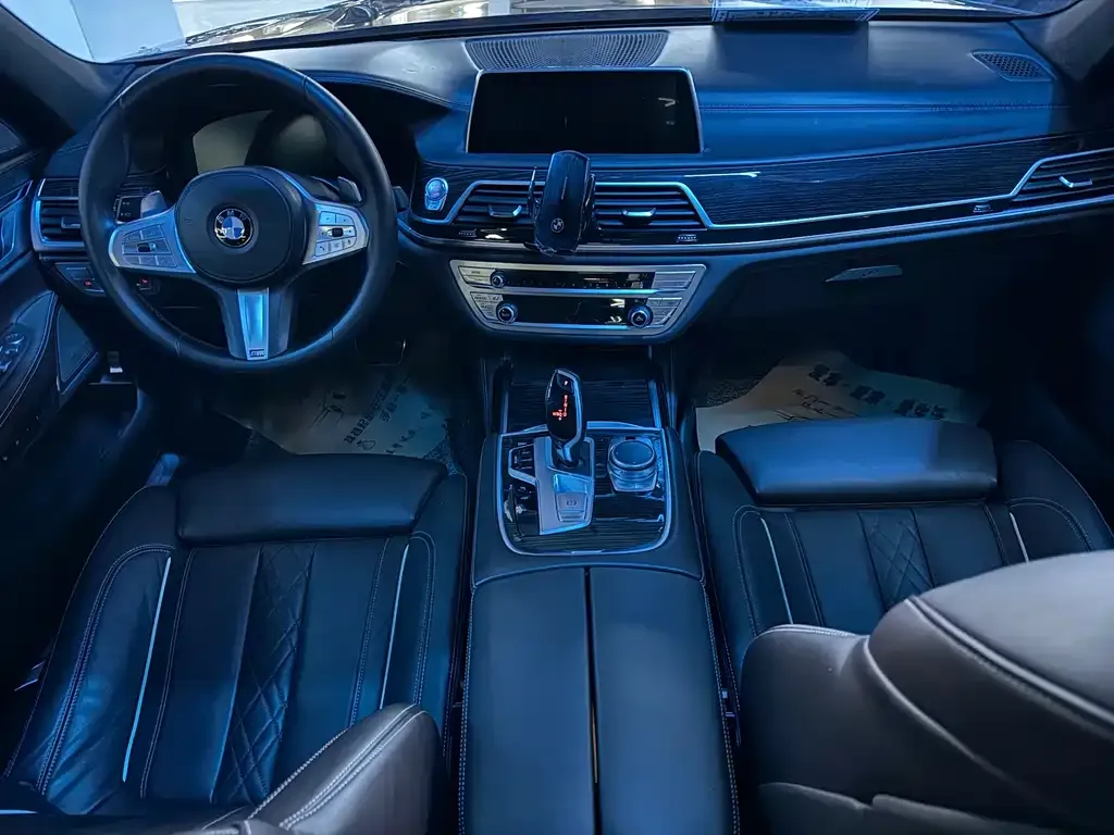 BMW 7 Series — фото 5