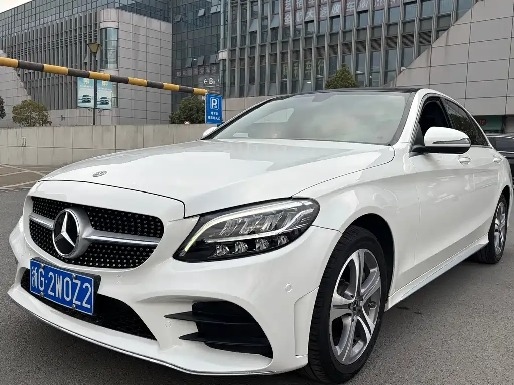 Mercedes-Benz C-Class — фото 1