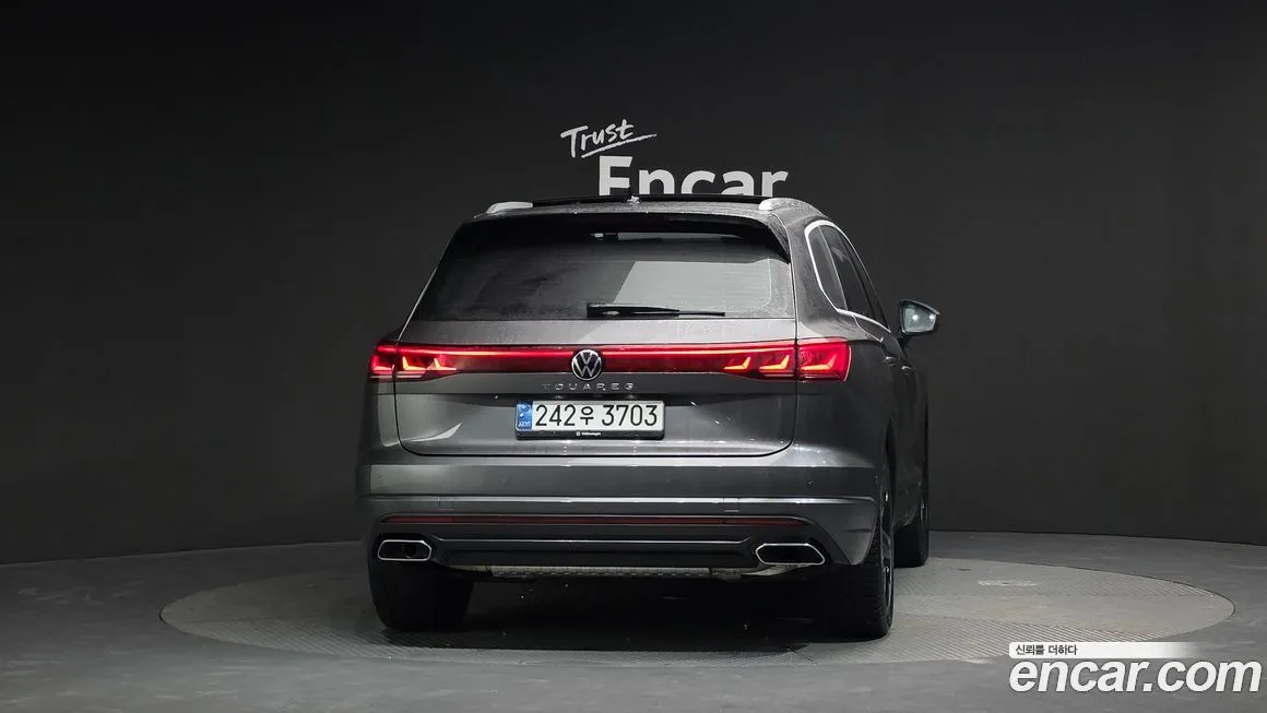 Volkswagen Touareg — фото 6