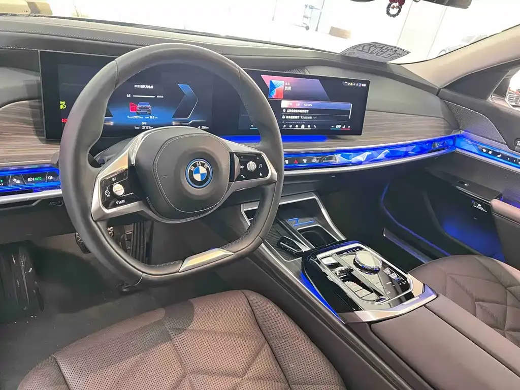 BMW i7 — фото 4