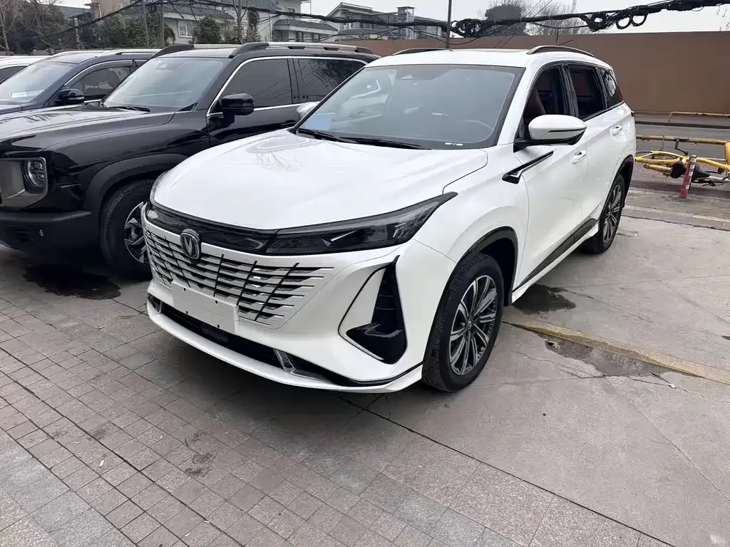Changan CS75PLUS — фото 1