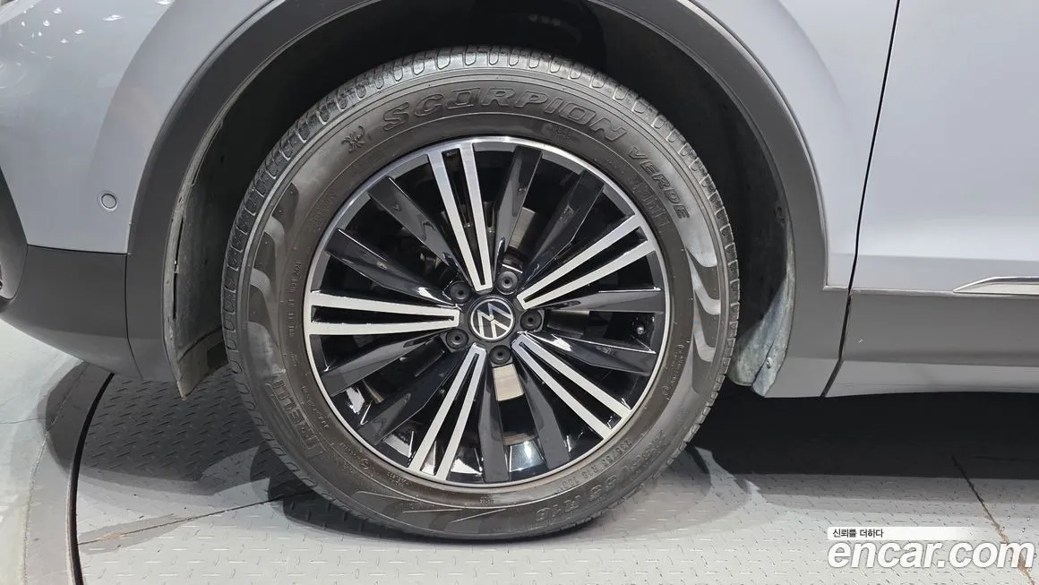 Volkswagen Tiguan — фото 5