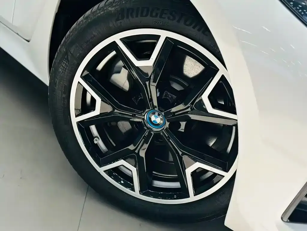 BMW i3 — фото 9
