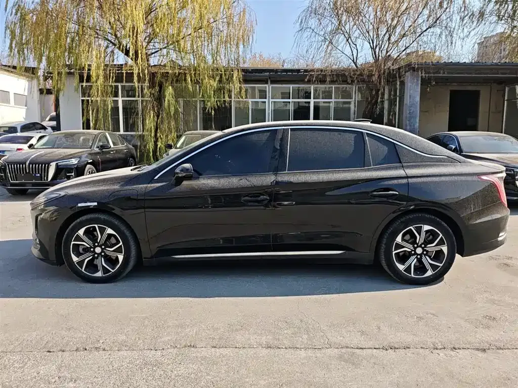 Hongqi E-QM5 — фото 5