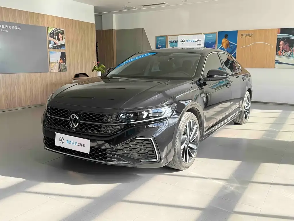 Volkswagen Passat — фото 1